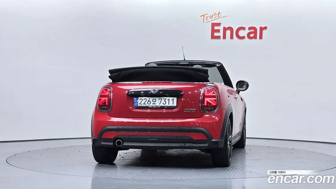 Mini Cooper Convertible 2024 из KR, фото 3