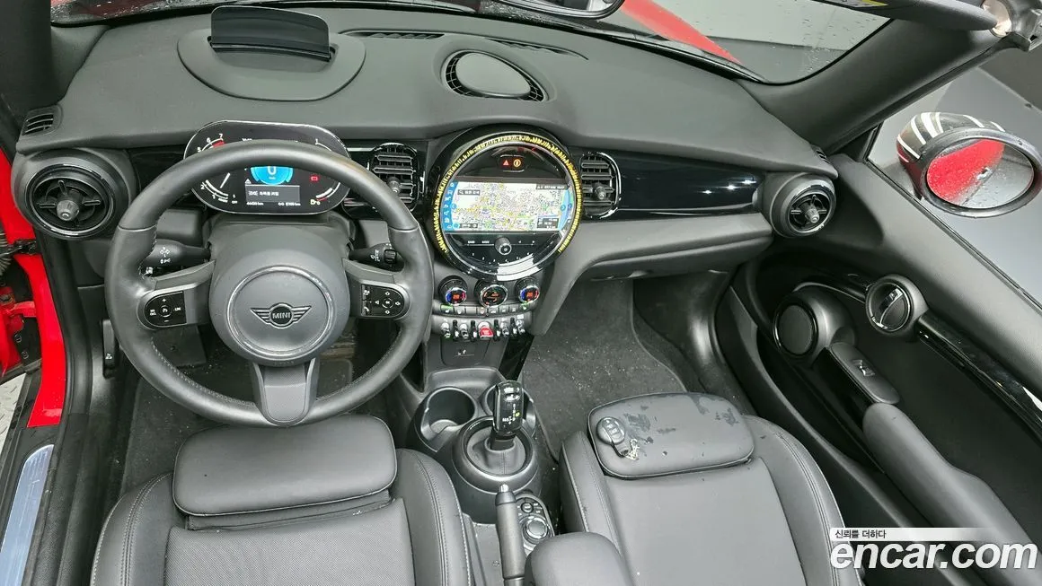 Mini Cooper Convertible 2024 из KR, фото 8