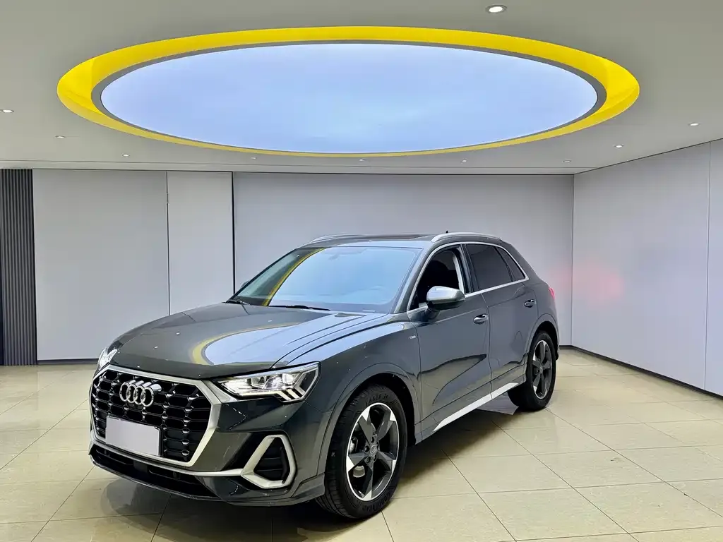 Audi Q3 — фото 1