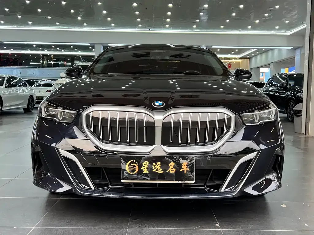 BMW 5 Series — фото 5