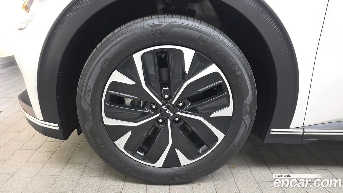 Kia EV6 — фото 8