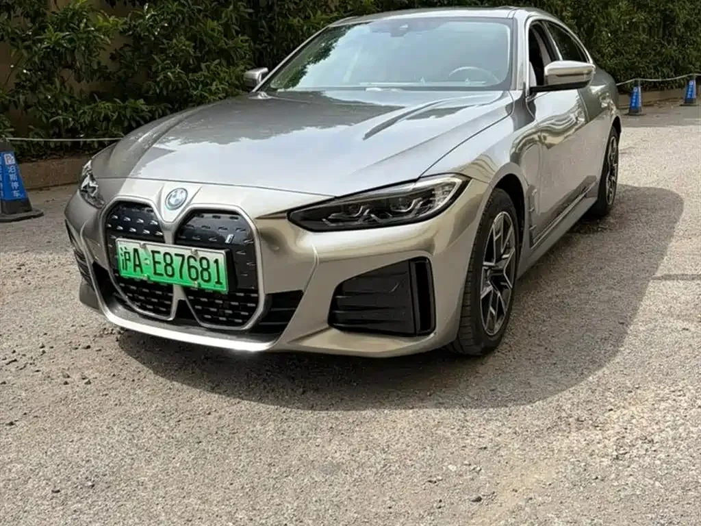 BMW i4 — фото 7