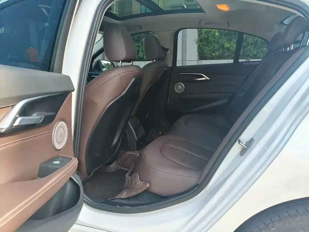 BMW 1 Series 2023 из CN, фото 4