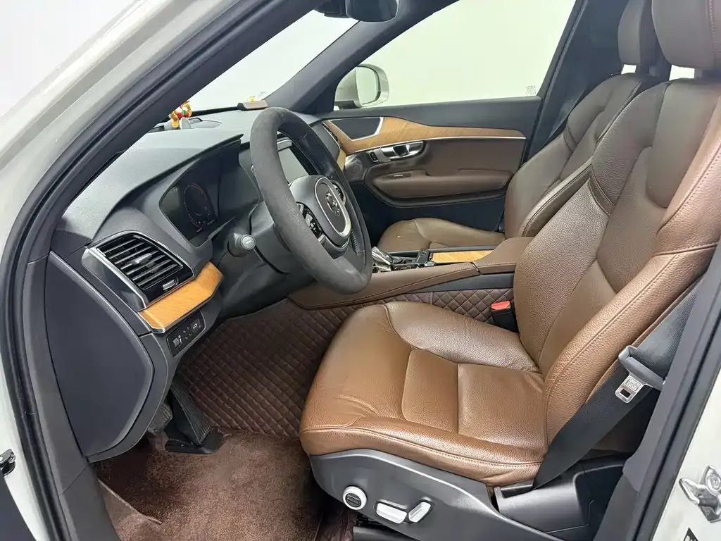 Volvo XC90 2021 из CN, фото 9