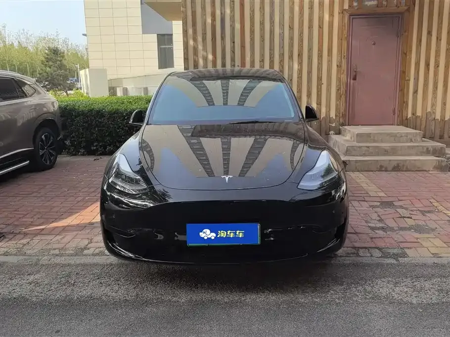 Tesla Model Y — фото 8