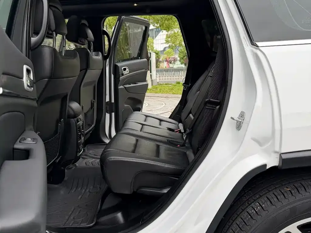 Jeep Grand Cherokee (Import) 2022 из CN, фото 4