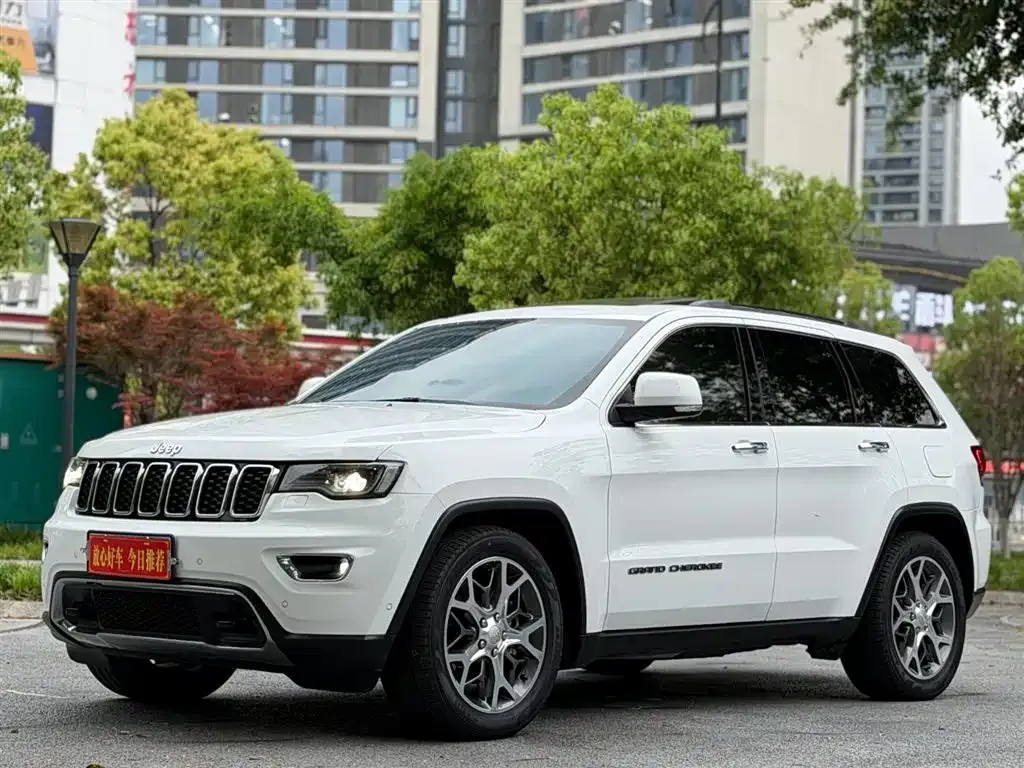 Jeep Grand Cherokee (Import) 2022 из CN, фото 9