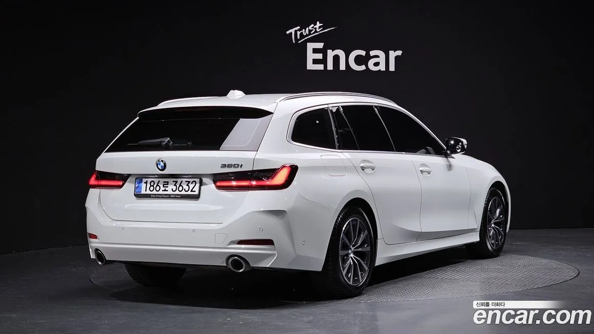 BMW 3-Series 2023 из KR, фото 3