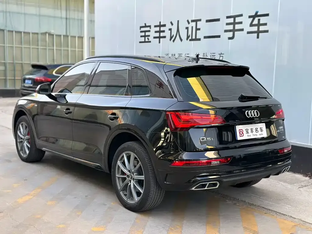 Audi Q5L — фото 4