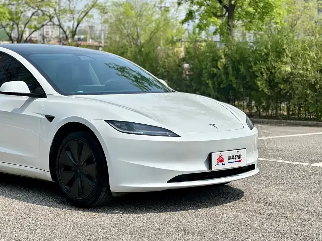 Tesla Model 3 — фото 2