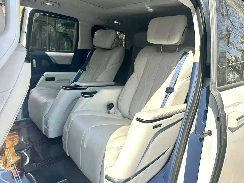 Buick Century 2023 из CN, фото 3
