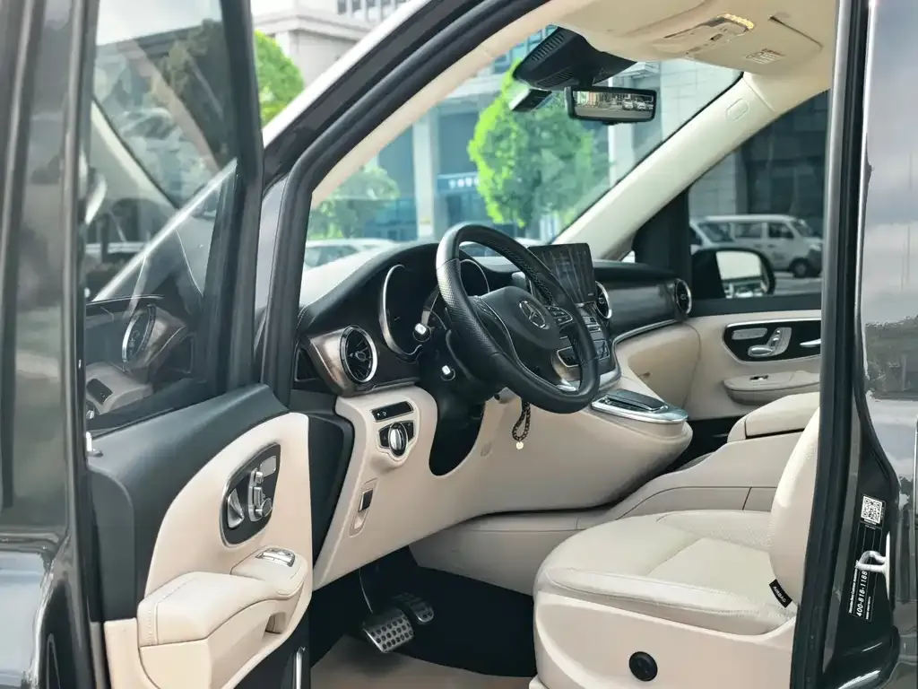 Mercedes-Benz V-Class 2021 из CN, фото 2