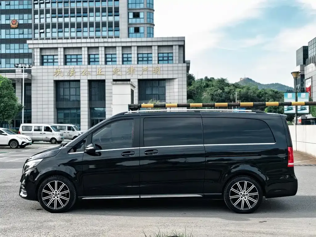 Mercedes-Benz V-Class 2021 из CN, фото 8