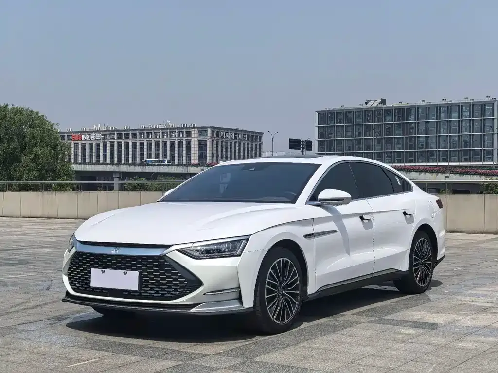 BYD Han — фото 1
