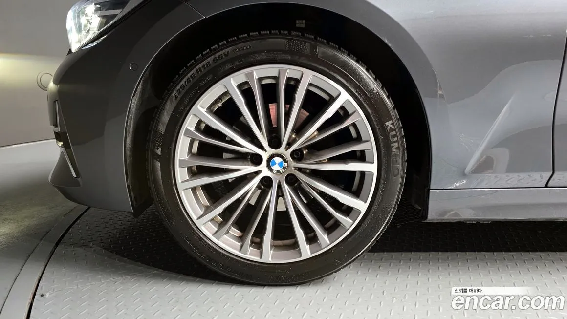 BMW 3-Series 2021 из KR, фото 7