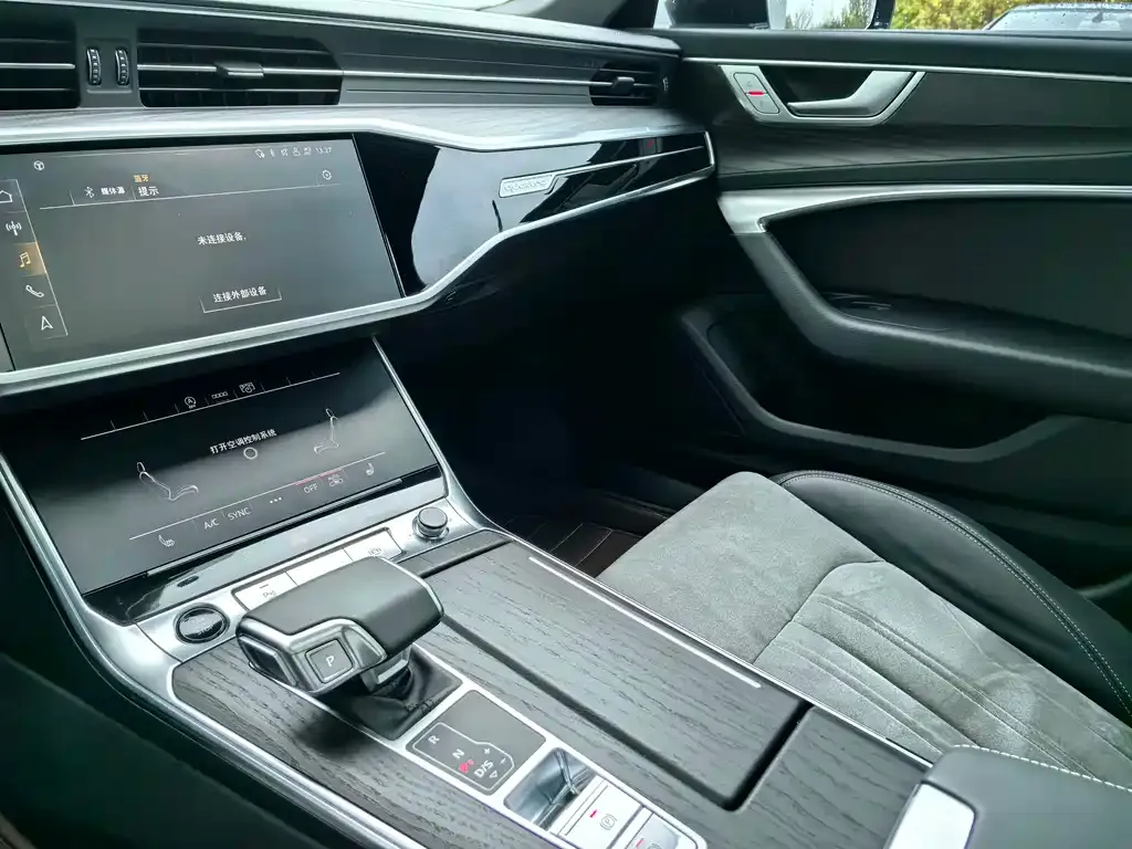 Audi A6L 2024 из CN, фото 2