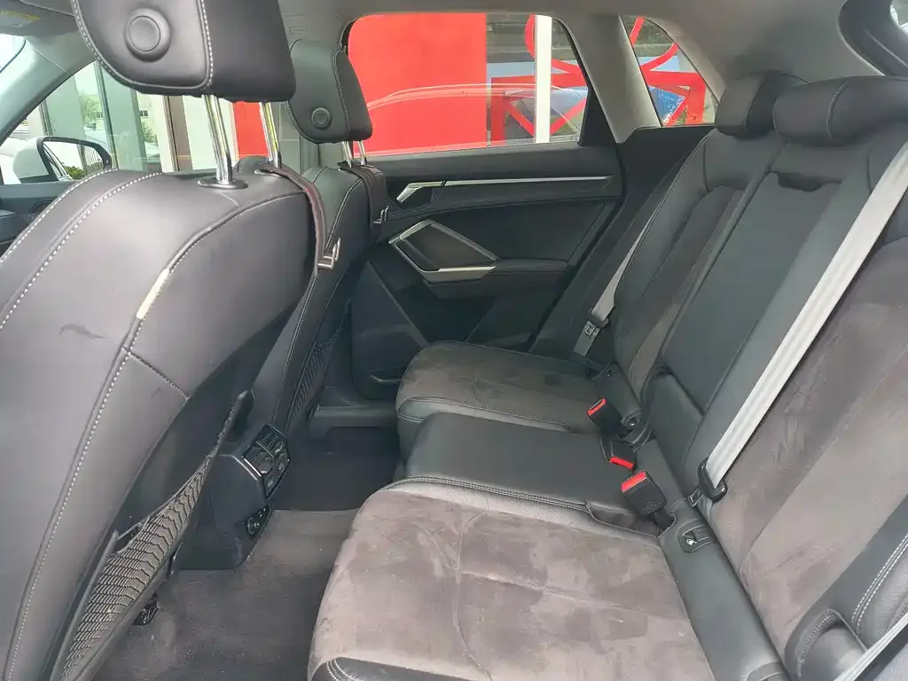 Audi Q3 2023 из CN, фото 3
