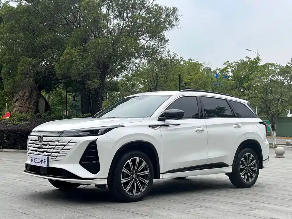Changan CS75PLUS — фото 1