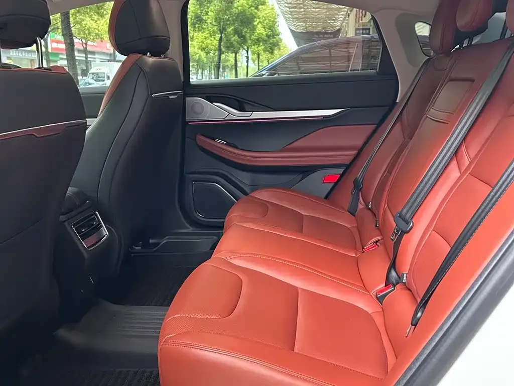 Lincoln Z 2024 из CN, фото 2