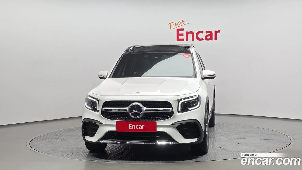 Mercedes-Benz GLB-Class — фото 10