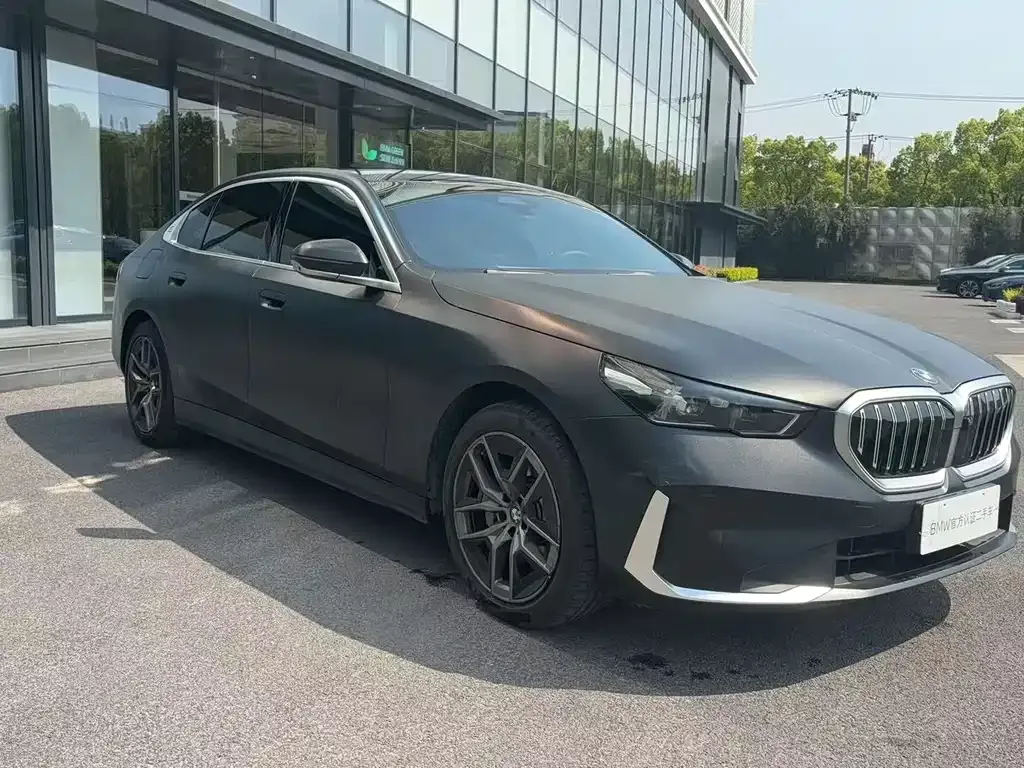 BMW 5 Series 2024 из CN, фото 7