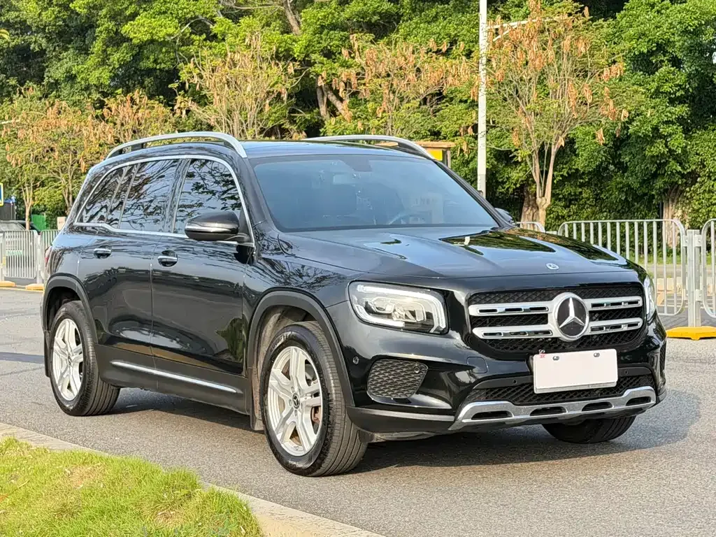 Mercedes-Benz GLB — фото 10