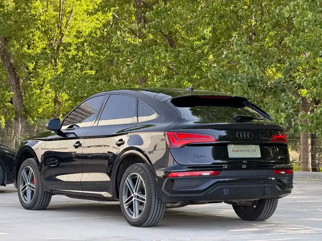 Audi Q5L Sportback — фото 6