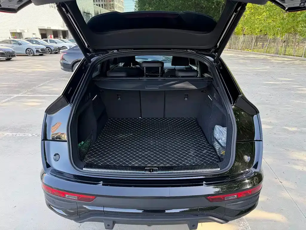 Audi Q5L Sportback — фото 8