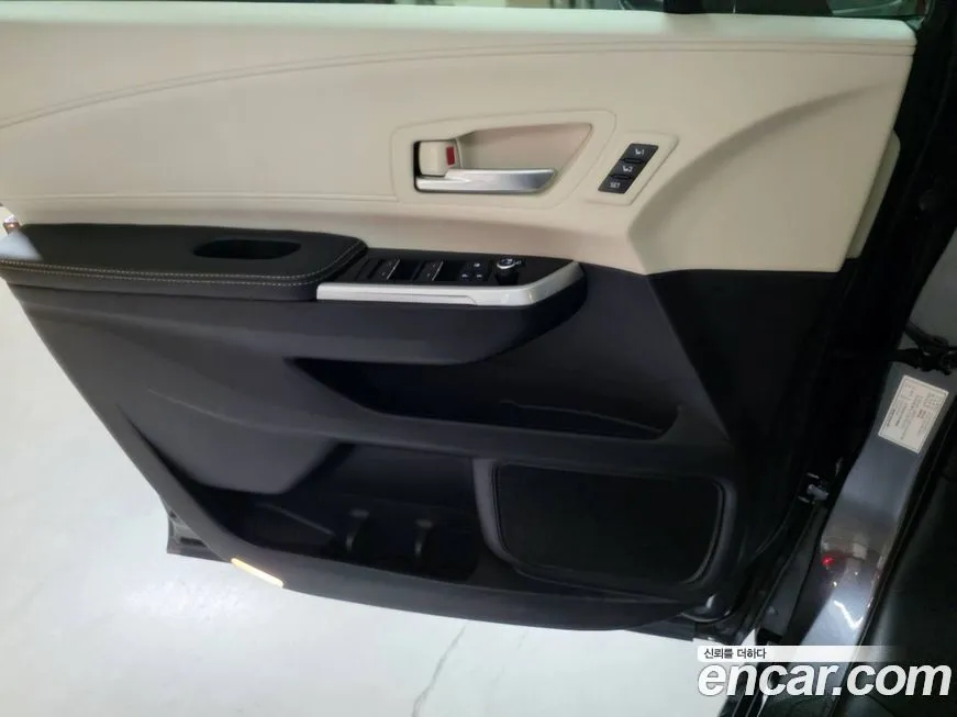 Toyota Sienna 2025 из KR, фото 3