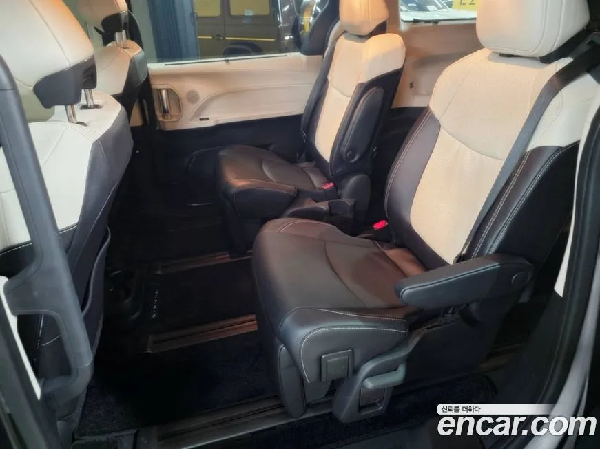 Toyota Sienna 2025 из KR, фото 2