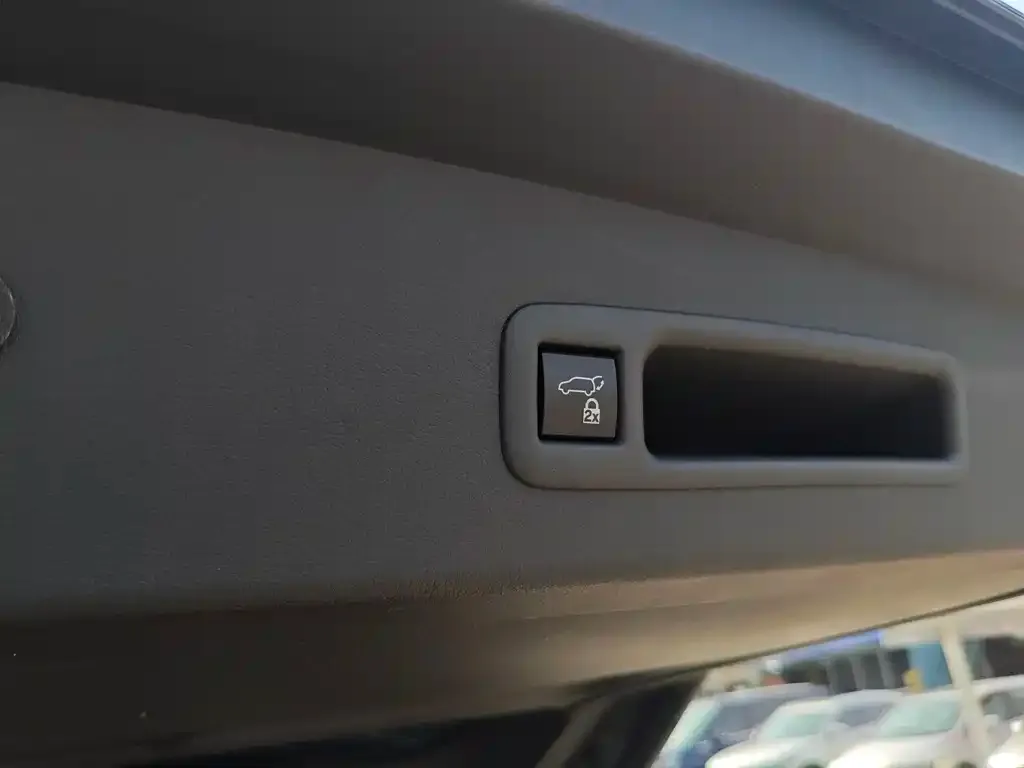 Toyota Granvia — фото 6