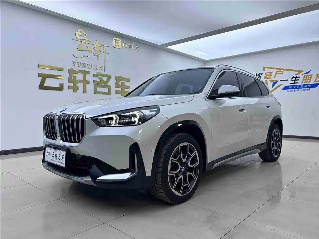 BMW X1 — фото 1