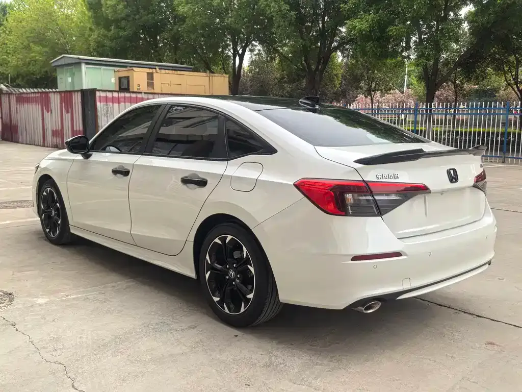 Honda Civic — фото 8