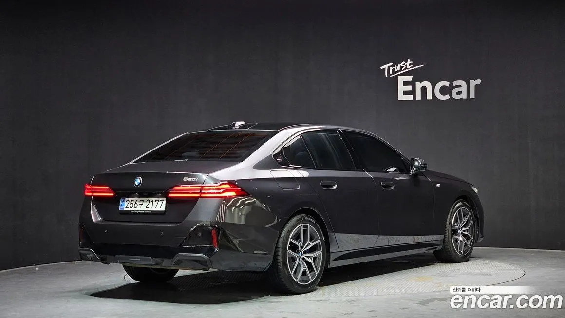 BMW 5-Series 2025 из KR, фото 3