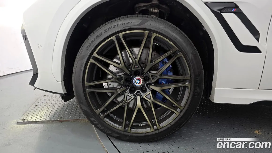 BMW X6M 2023 из KR, фото 10