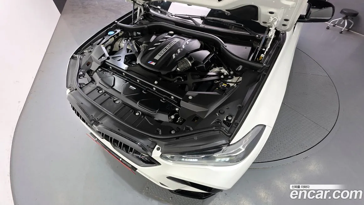 BMW X6M 2023 из KR, фото 9