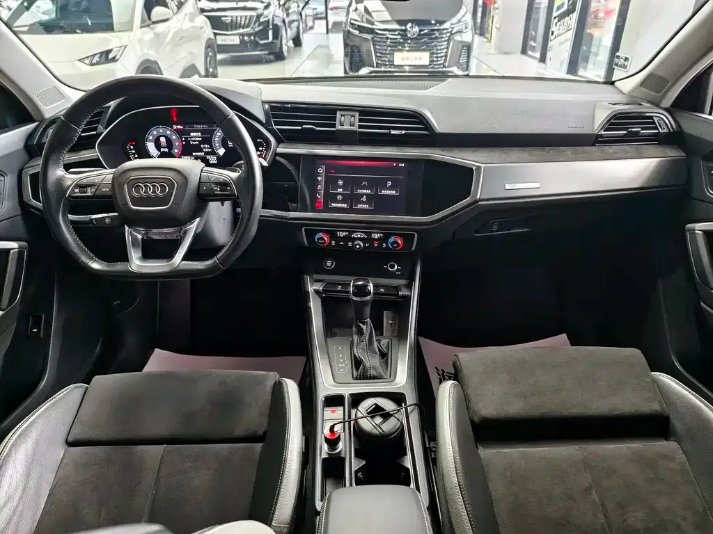 Audi Q3 — фото 5