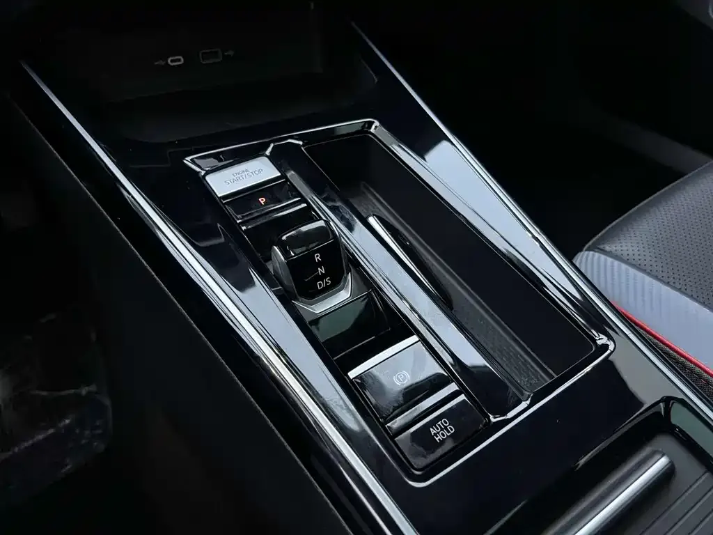 Volkswagen Lamando 2023 из CN, фото 8