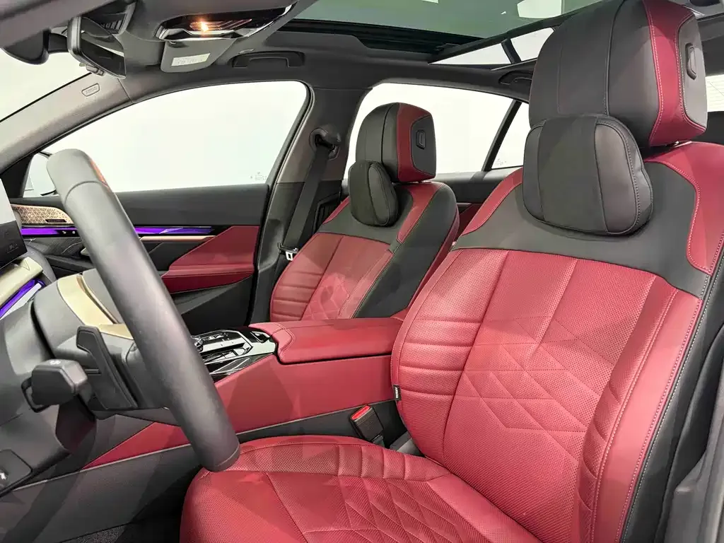 BMW 5 Series 2025 из CN, фото 6