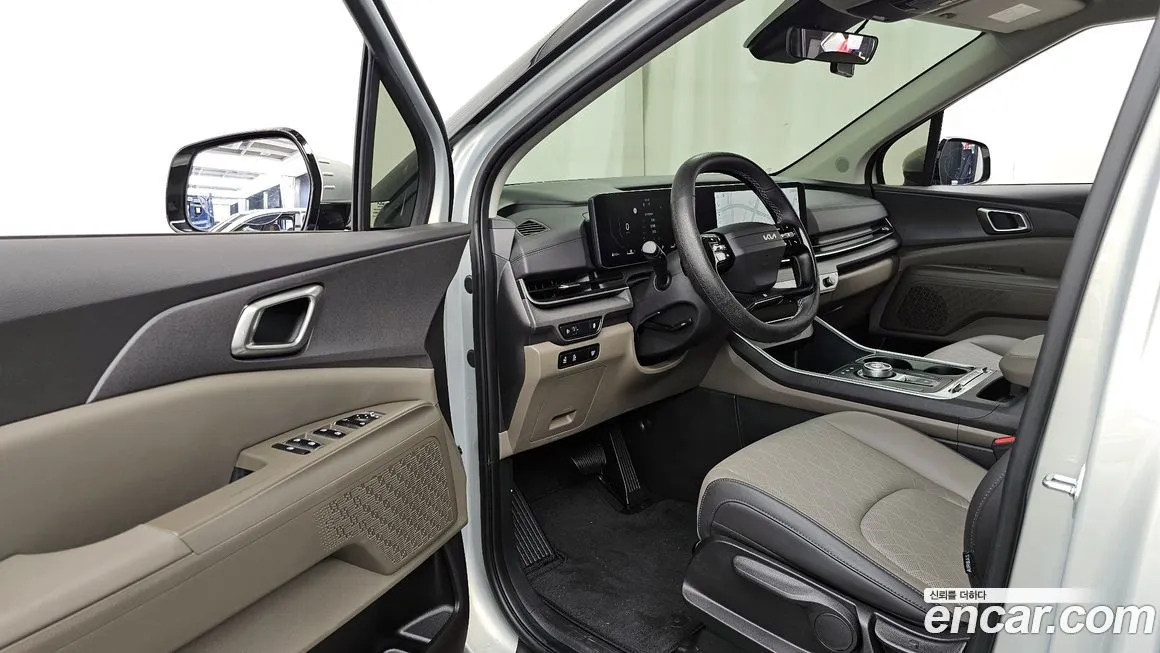 Kia Carnival — фото 6