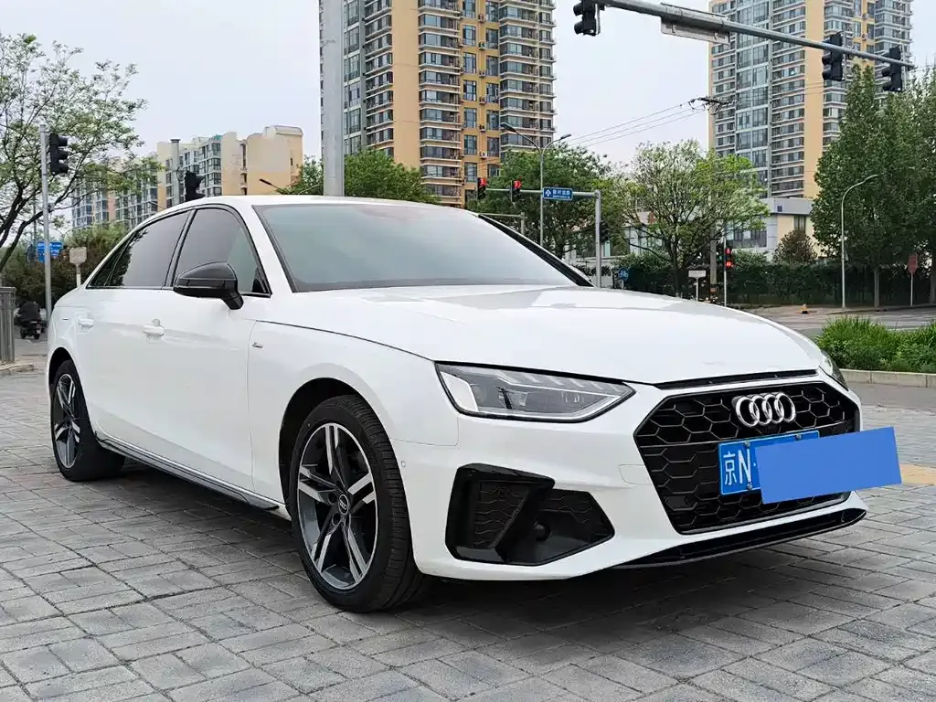 Audi A4L — фото 9
