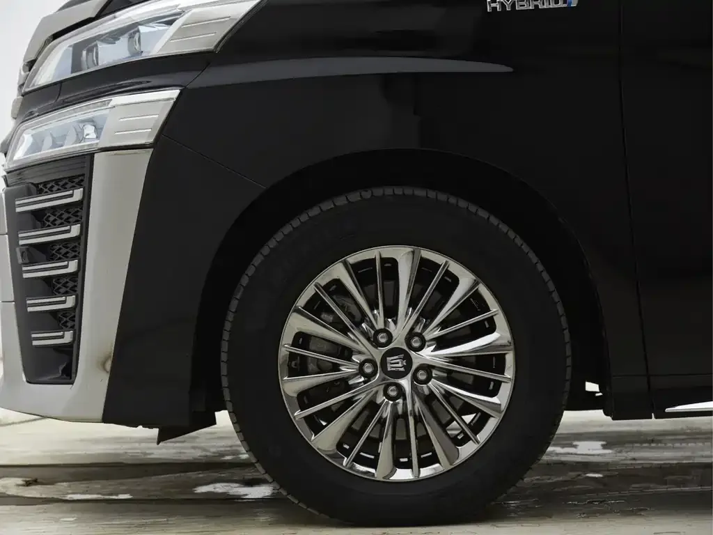Toyota Alphard — фото 4