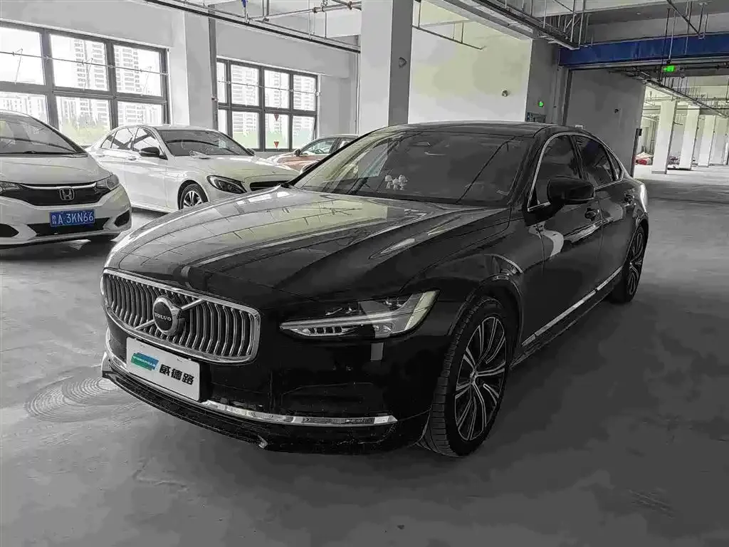 Volvo S90 2024 из CN, фото 1