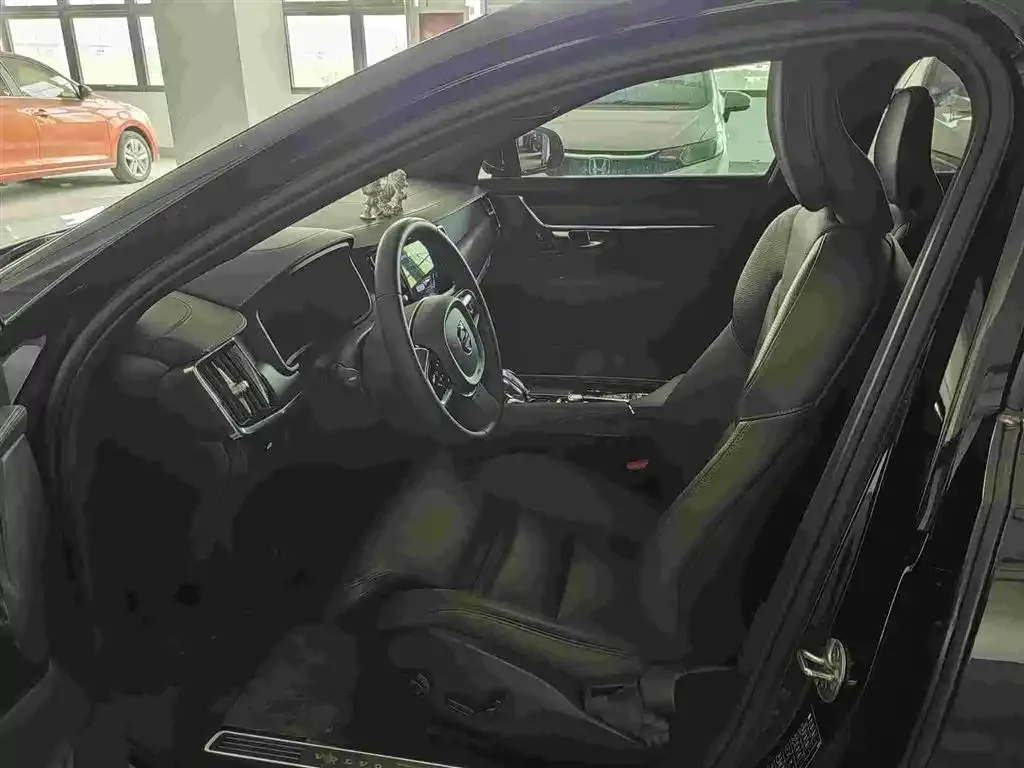 Volvo S90 2024 из CN, фото 9