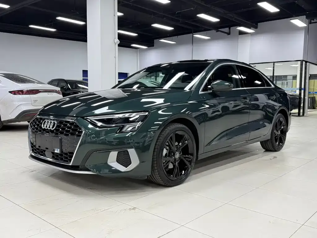 Audi A3 — фото 1