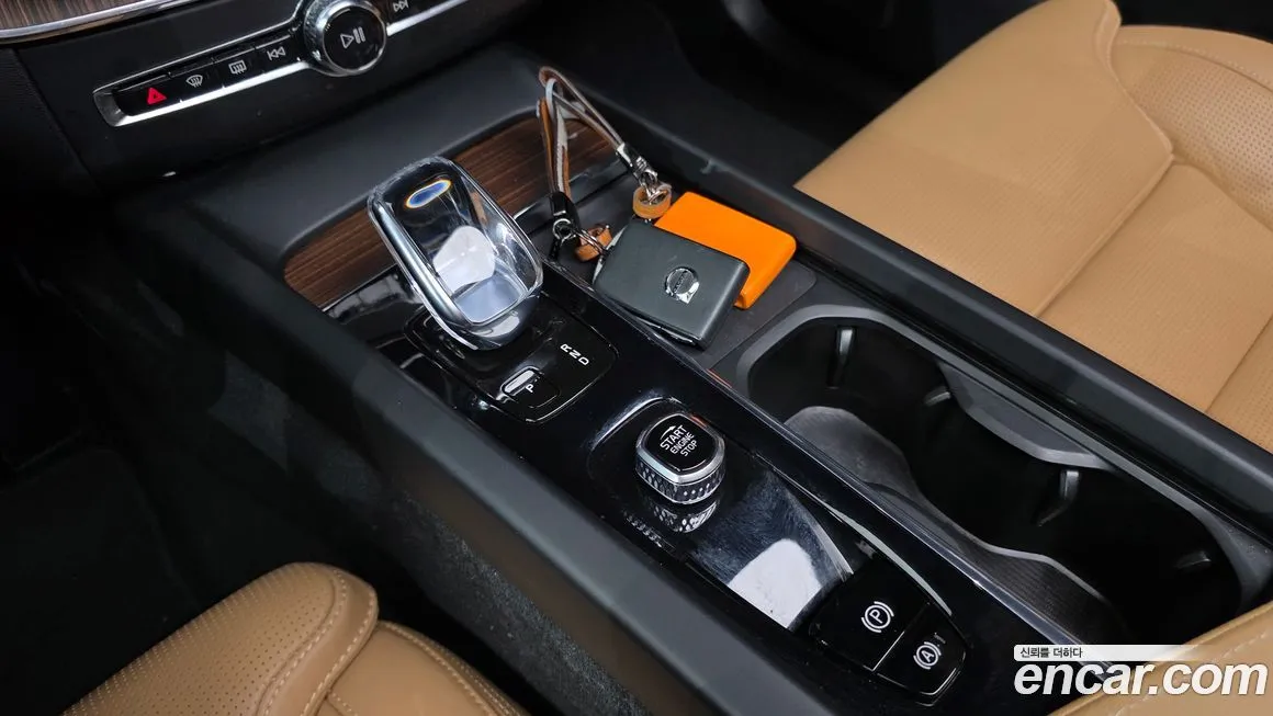 Volvo XC60 2022 из KR, фото 8