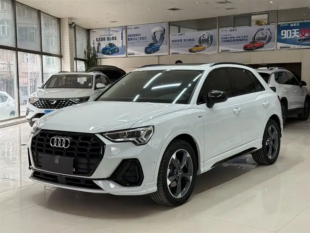 Audi Q3 2023 из CN, фото 1
