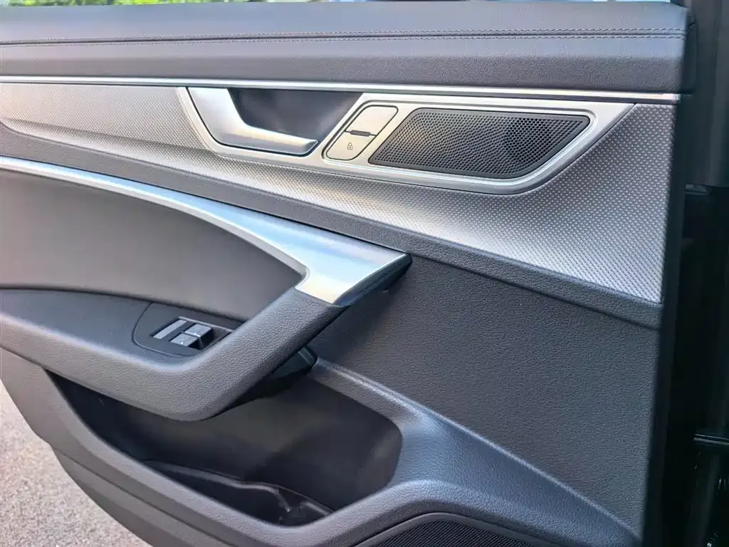 Audi A6L 2024 из CN, фото 3