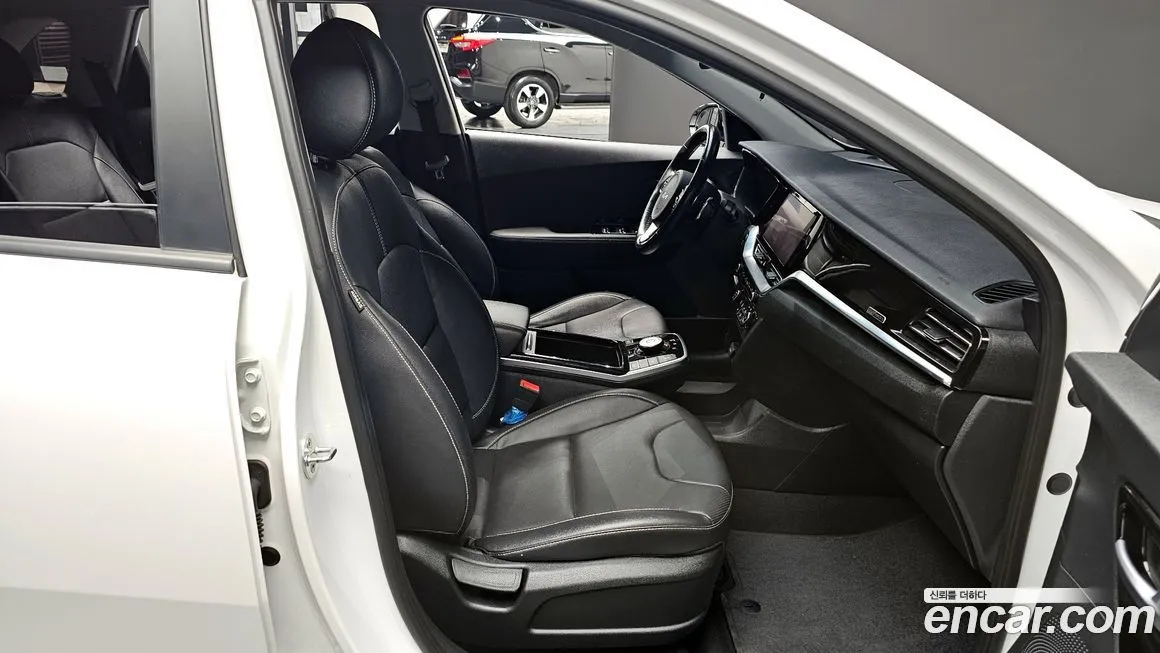 Kia Niro — фото 10