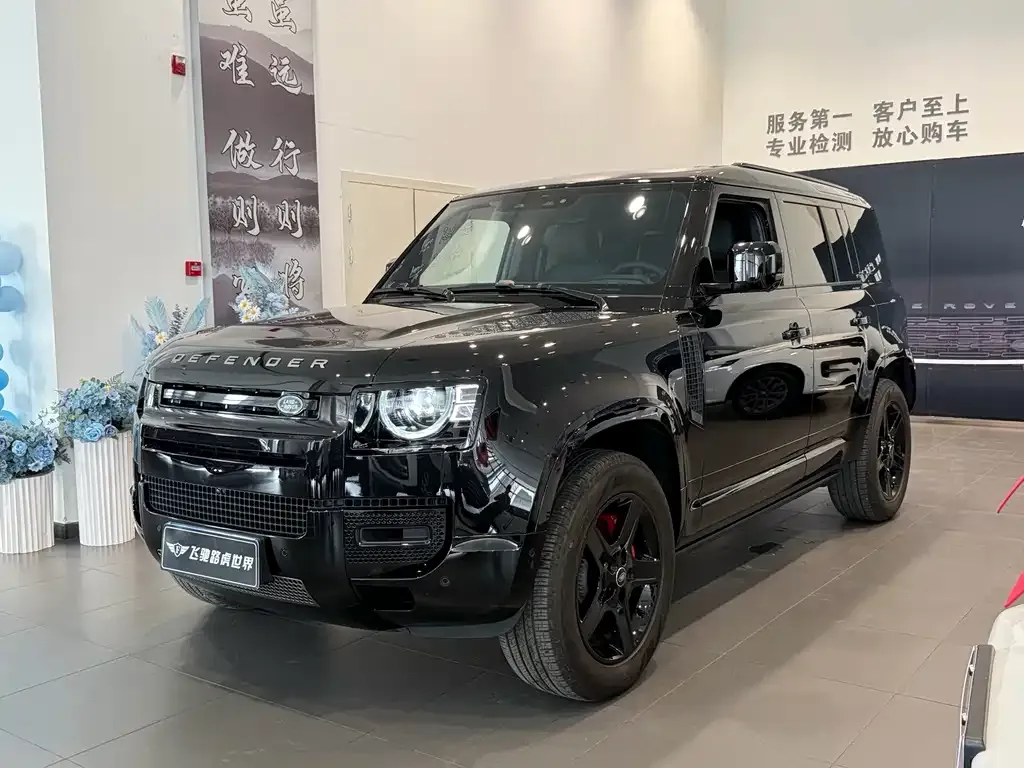 Land Rover Defender — фото 1